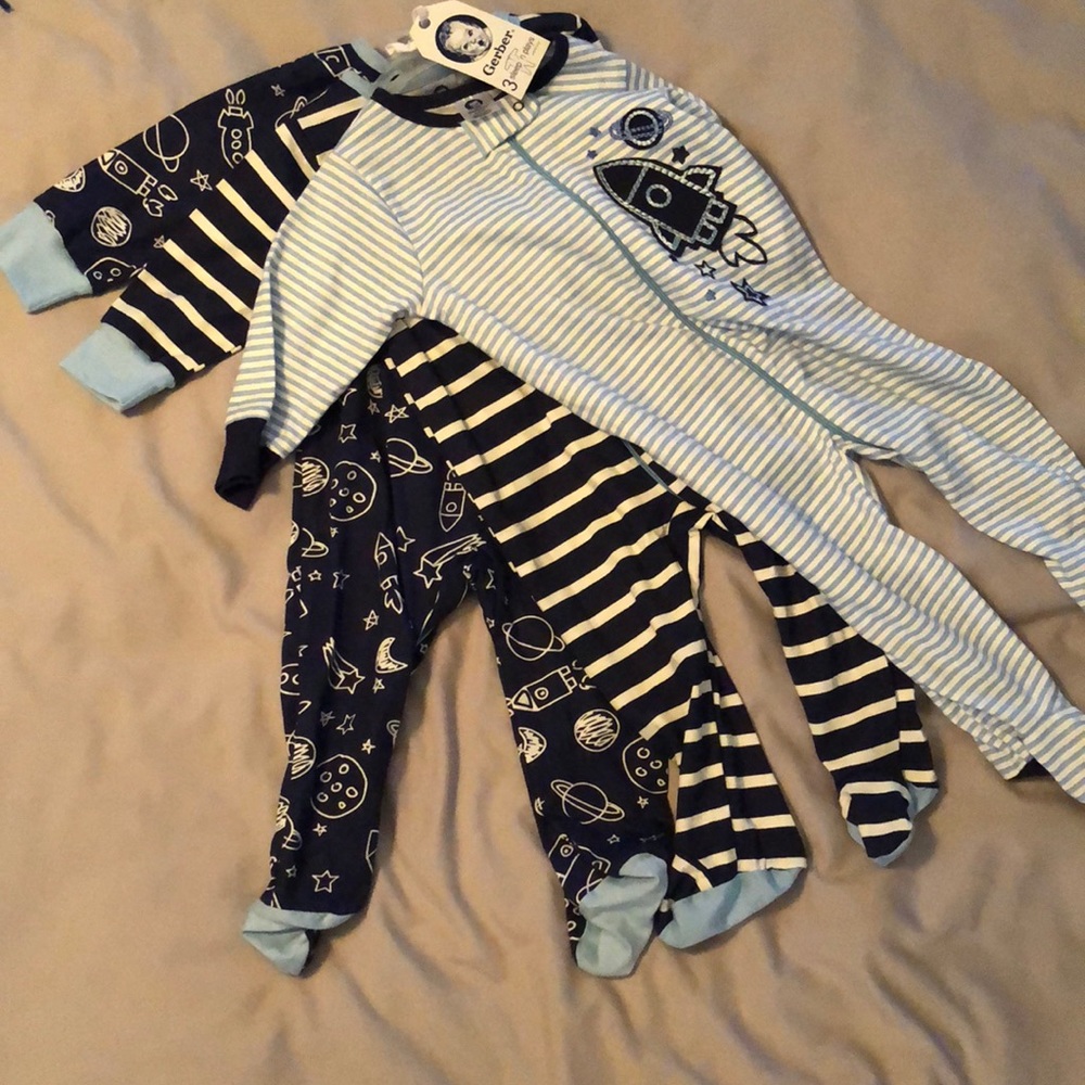 New onesies 6-9 months